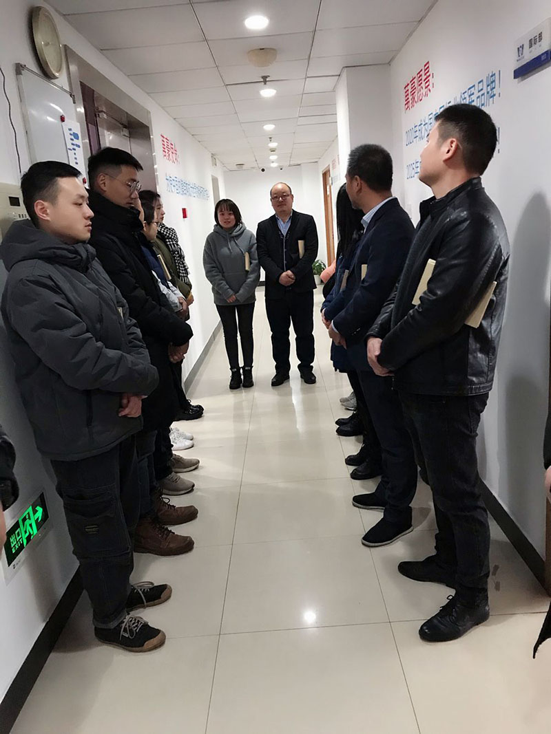 萬豪空間結構福利：給威海經貿交流中心項目施工部經理現金獎勵