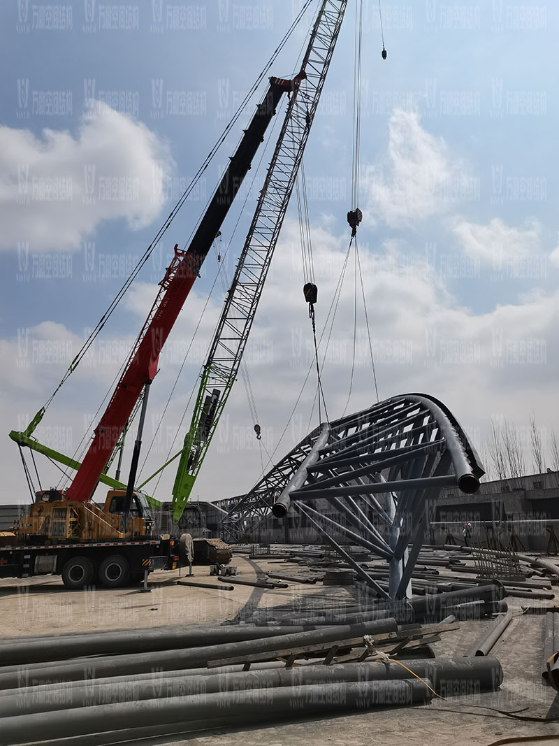 內蒙能源長城五礦選煤廠鋼骨架膜棚建設項目鋼結構施工中