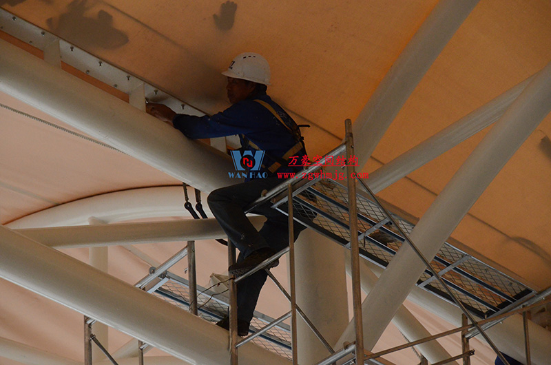 浙江真愛毯業科技有限公司廠房三屋面膜結構工程完工大吉！