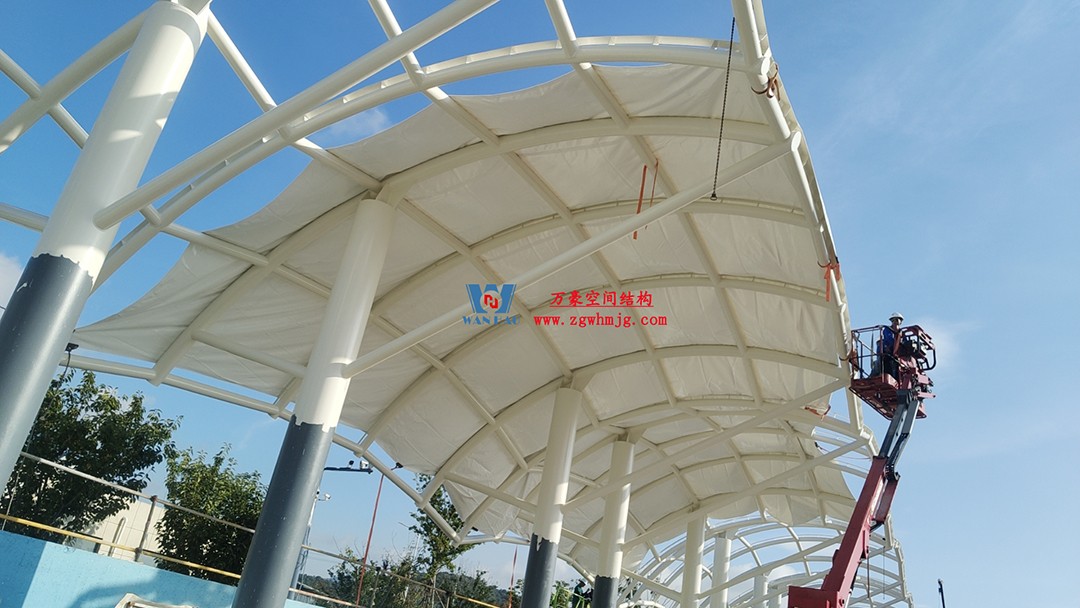 全面加速建設，創建優質精品工程
