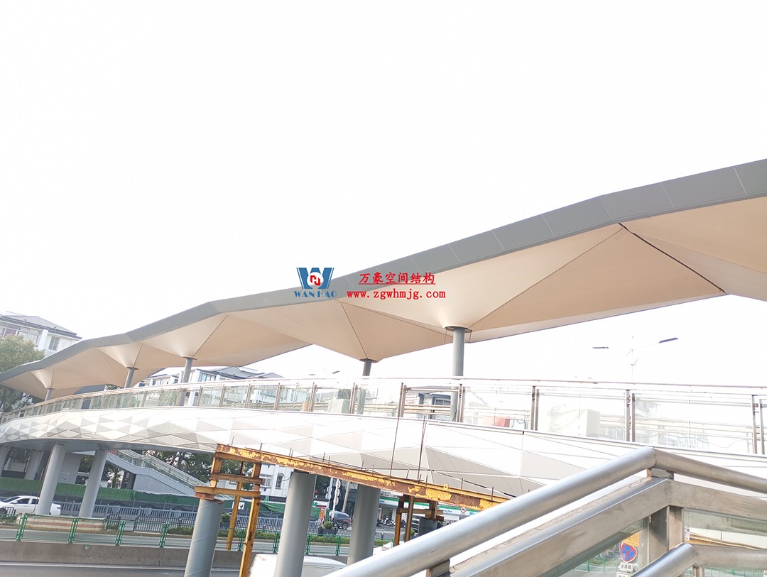 蘇州東環路人行天橋ptfe膜結構