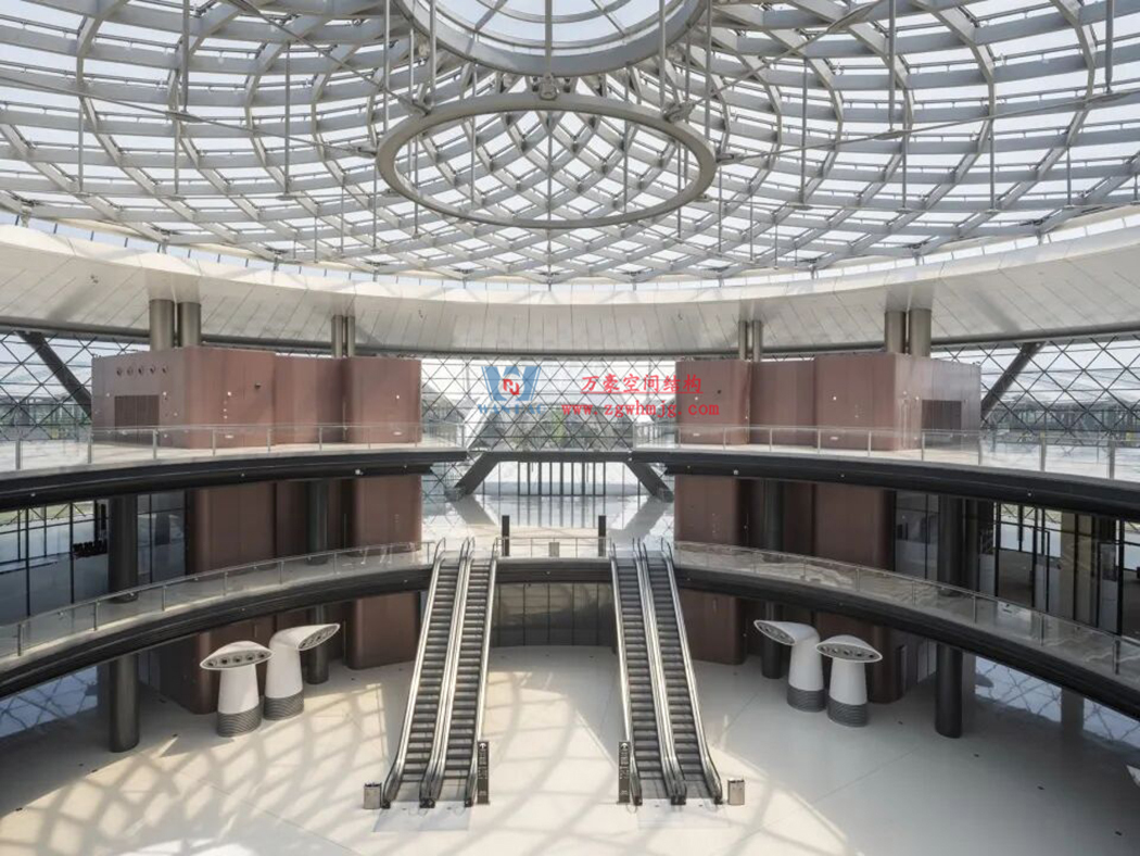 中原會展二期竣工！浙江萬豪集團(tuán)助力打造城市巨型天幕