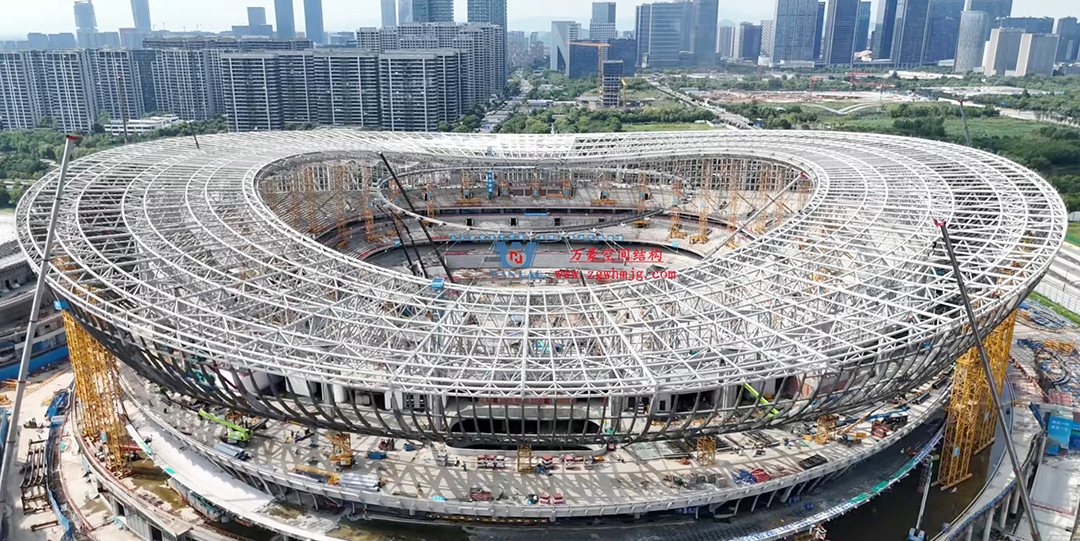 硬核施工提速!余杭國際體育中心足球場“鋼鐵骨架”成型,靜待天幕綻放 硬核施工提速!余杭國際體育中心足球場“鋼鐵骨架”成型,靜待天幕綻放